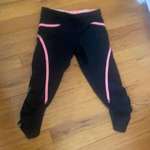 Lululemon Run: Pace Crop Black / Ocean Stripe Bleached Coral / Pop Orange